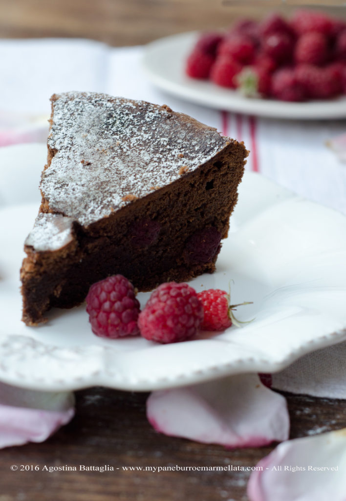 torta-cioccolato-lamponi-herme-fetta