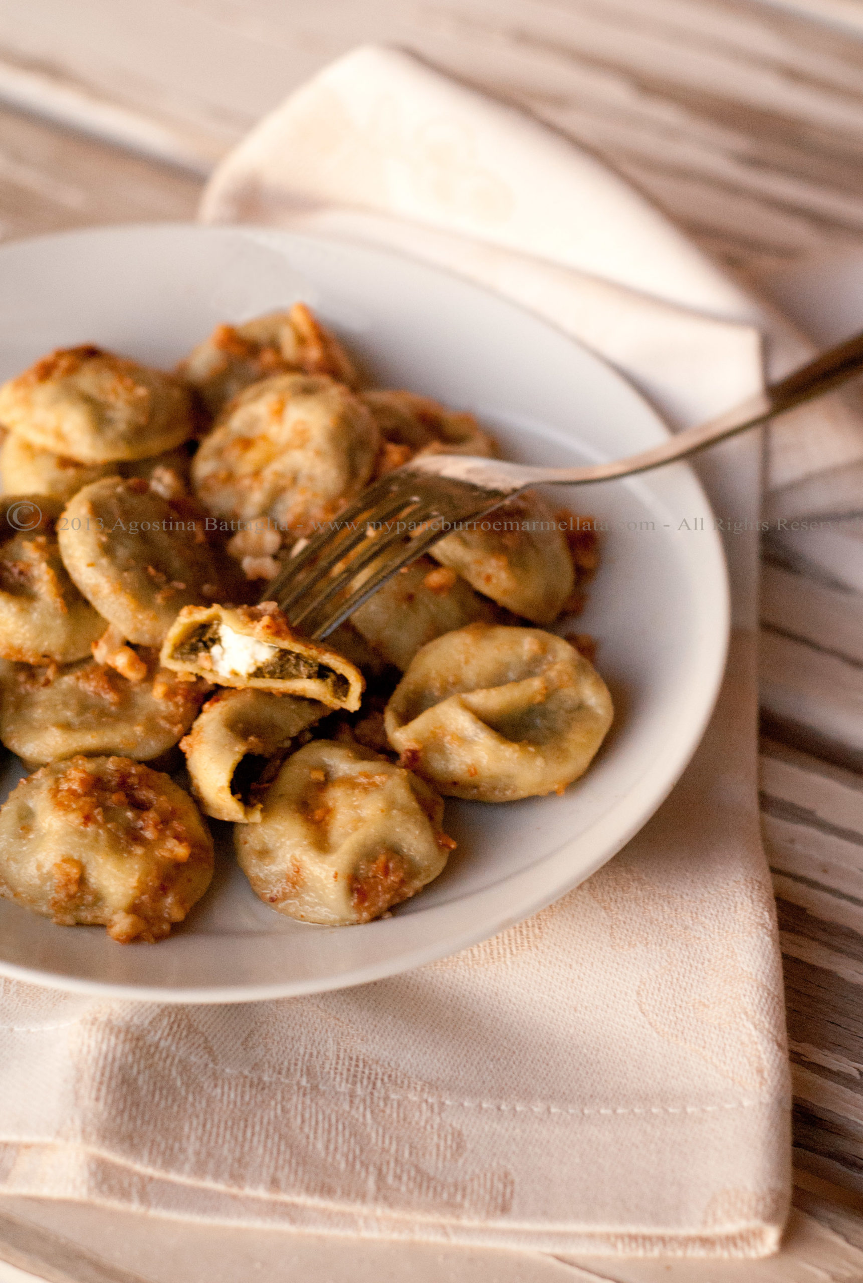 Ravioli ripieni di Caprino e Broccoletti alle Nocciole - Pane, burro e ...
